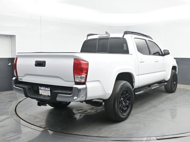 Used 2017 Toyota Tacoma SR5 w/ Tow Package AWD/4WD image 14