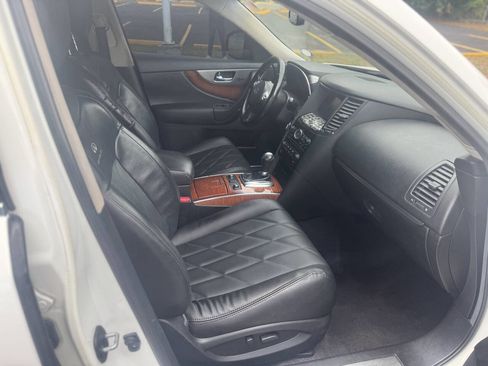 Used 2014 INFINITI QX70 2WD w/ Premium Package image 6