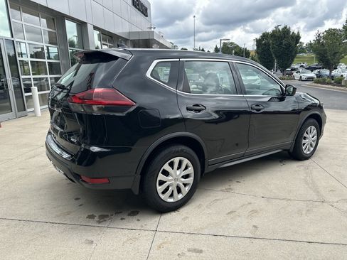 Used 2018 Nissan Rogue S AWD/4WD image 6