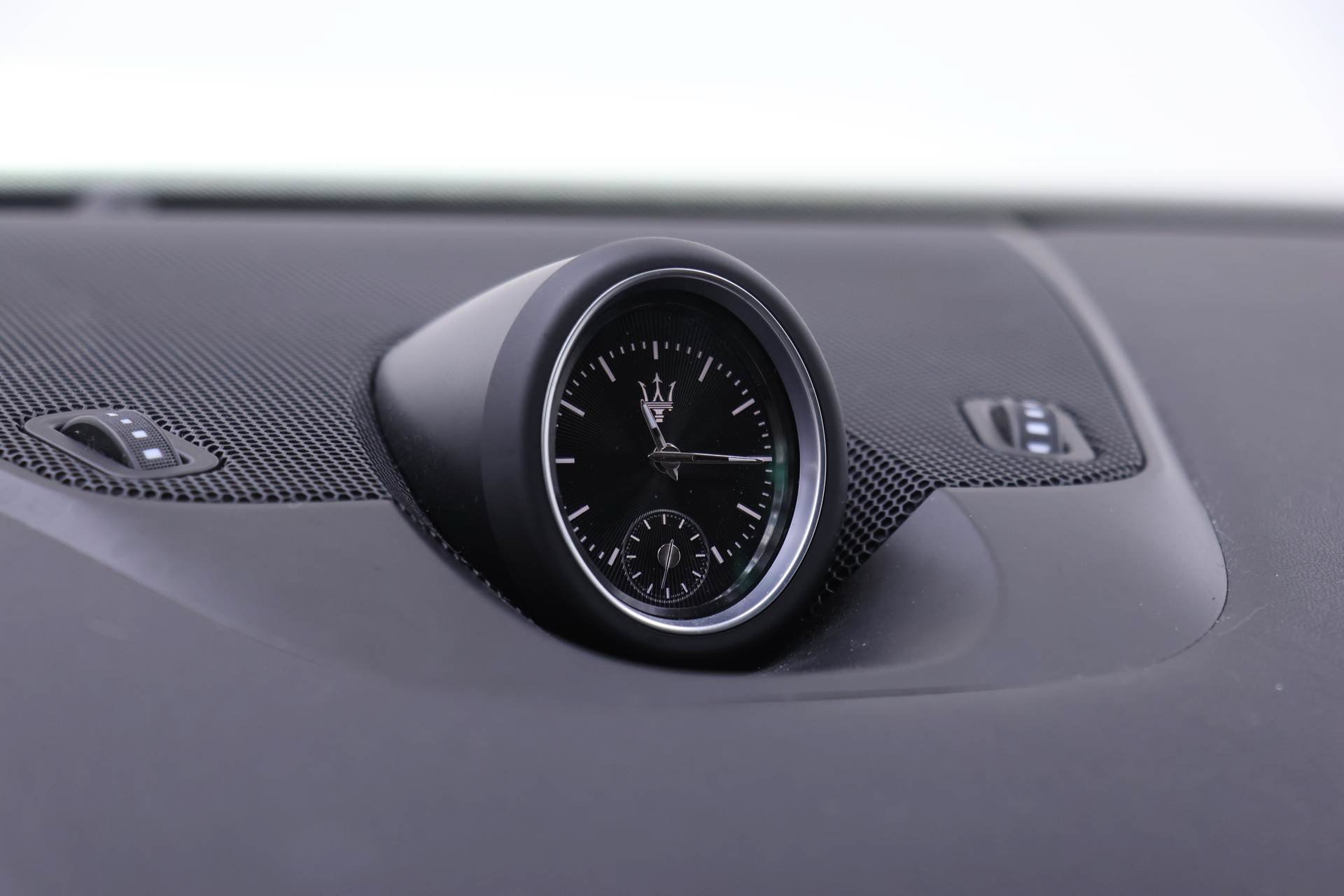 Used 2022 Maserati Levante Modena AWD/4WD image 10