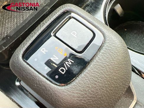 Used 2023 Nissan Rogue SL w/ SL Premium Package image 22