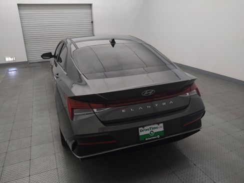 Used 2025 Hyundai Elantra SEL FWD image 6
