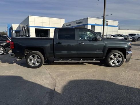 Used 2018 Chevrolet Silverado 1500 LT w/ Texas Edition image 6