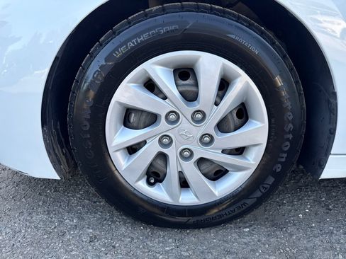 Used 2020 Hyundai Elantra SE w/ Cargo Package (C1) FWD image 27