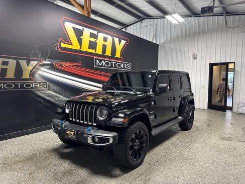 Used 2022 Jeep Wrangler Unlimited Sahara AWD/4WD image 1