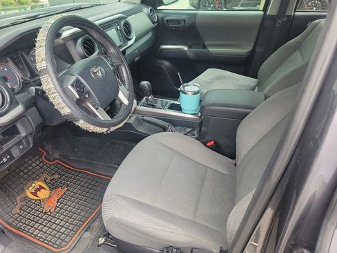 Used 2019 Toyota Tacoma SR5 RWD image 5