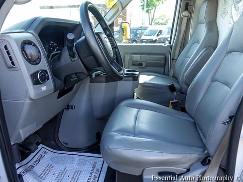 Used 2021 Ford E-350 and Econoline 350 Super Duty RWD image 12