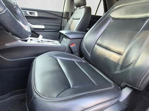 Certified 2023 Ford Explorer XLT w/ Equipment Group 202A RWD image 11