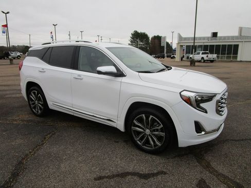 Used 2020 GMC Terrain Denali w/ Denali Premium Package image 5