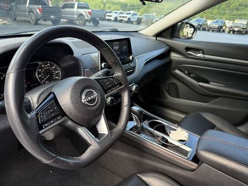 Used 2024 Nissan Altima 2.5 SR FWD image 4