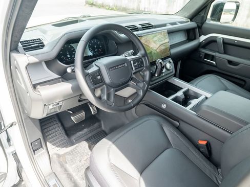 New 2026 Land Rover Defender 110 V8 AWD/4WD image 11