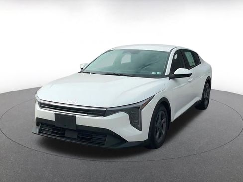 Used 2025 Kia K4 LXS image 7