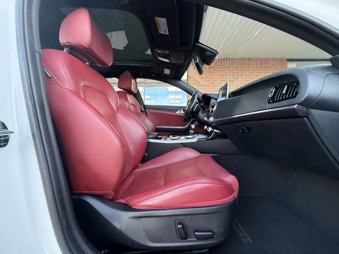 Used 2019 Kia Stinger GT1 image 17