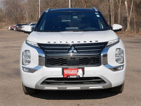 Used 2023 Mitsubishi Outlander SEL image 2