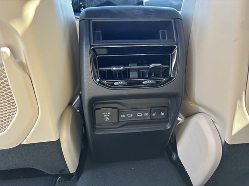 New 2026 Jeep Grand Cherokee Limited AWD/4WD image 23