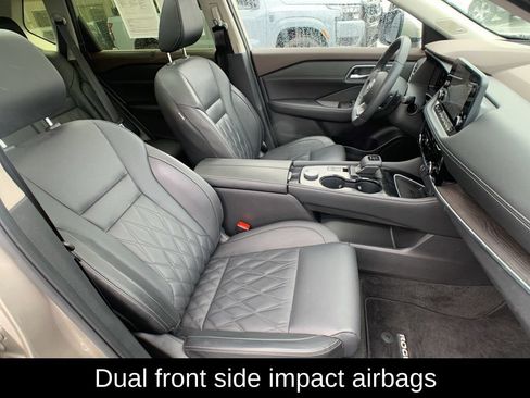 Certified 2023 Nissan Rogue Platinum w/ Platinum Premium Package AWD/4WD image 33