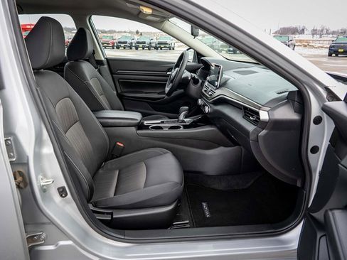 Used 2024 Nissan Altima 2.5 SV image 15