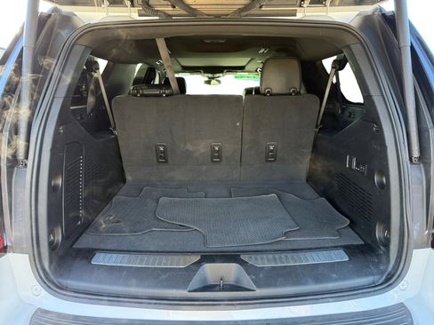 Used 2023 GMC Yukon XL Denali image 17