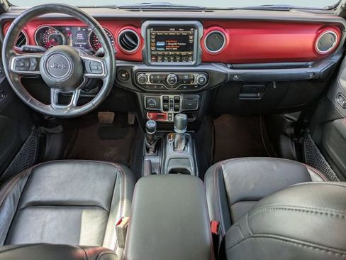 Used 2022 Jeep Gladiator Rubicon w/ Cold Weather Group image 16