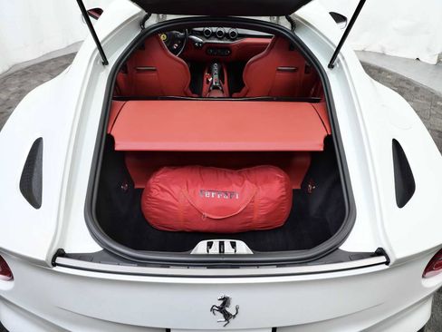 Certified 2015 Ferrari F12 Berlinetta image 39