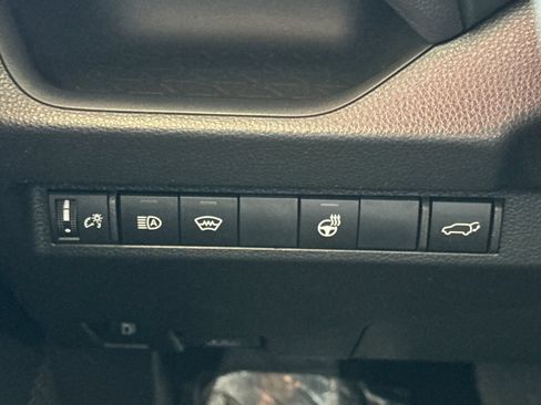 Used 2023 Toyota RAV4 SE w/ Convenience Package AWD/4WD image 33