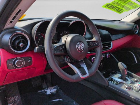 Used 2020 Alfa Romeo Giulia AWD w/ Nero Edizione image 23