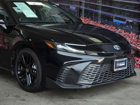 Certified 2025 Toyota Camry SE w/ Convenience Package image 2