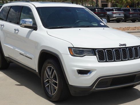 Used 2020 Jeep Grand Cherokee Limited w/ Luxury Group II RWD image 3