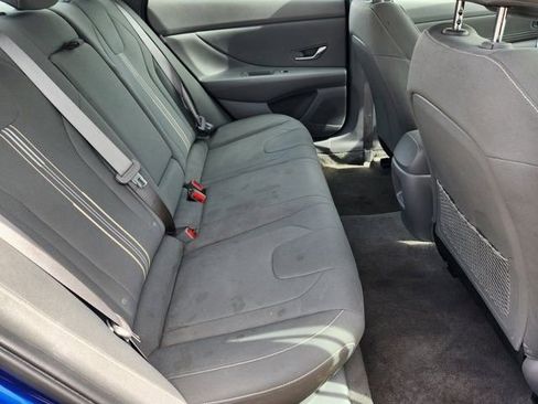 Used 2025 Hyundai Elantra SEL image 31