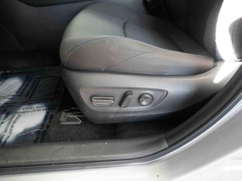 Used 2023 Toyota RAV4 SE image 13