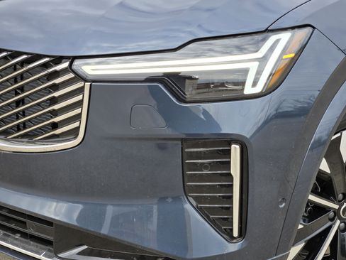 New 2026 Volvo XC90 B6 Plus w/ Protection Package Premier image 10