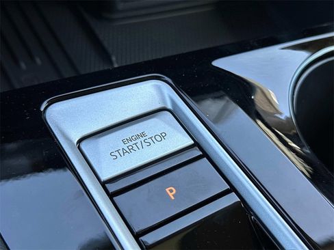 New 2025 Volkswagen Atlas SEL image 18