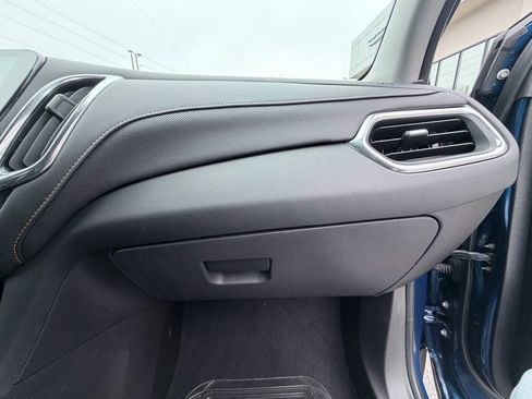 Used 2023 Chevrolet Equinox Premier image 19