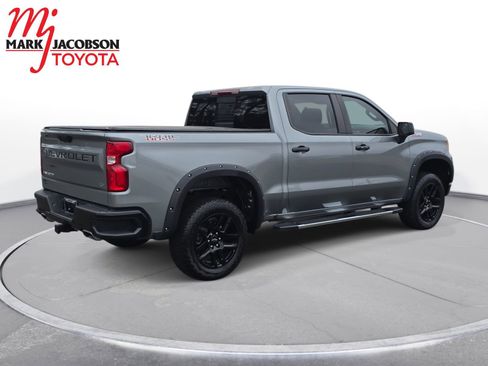 Used 2024 Chevrolet Silverado 1500 LT Trail Boss w/ Convenience Package II image 9