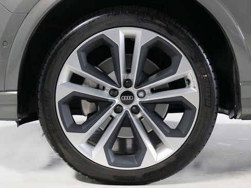 Used 2021 Audi Q3 2.0T Premium Plus w/ Premium Plus Package image 32