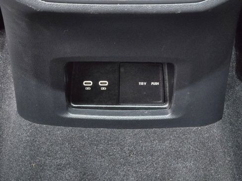 Used 2025 Volkswagen Atlas SE image 20