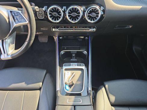Used 2025 Mercedes-Benz GLA 250 4MATIC image 11
