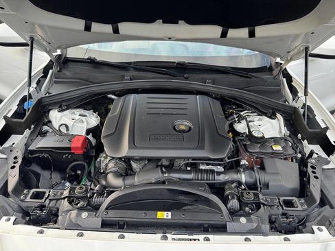 Used 2018 Jaguar F-PACE Premium image 15