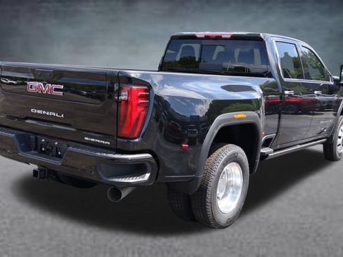 New 2026 GMC Sierra 3500 Denali w/ Denali Reserve Package AWD/4WD image 3