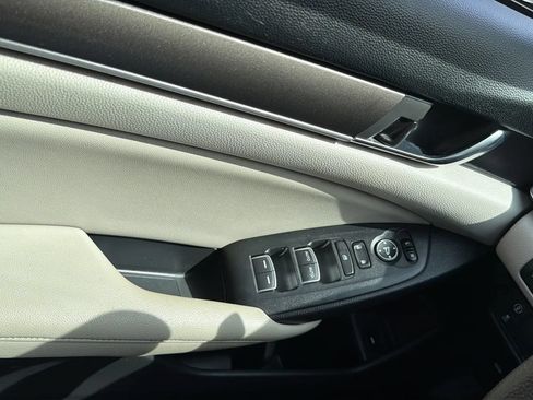 Used 2019 Honda Accord LX image 22