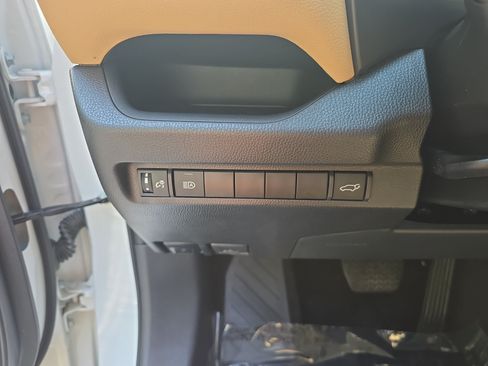 Used 2025 Toyota RAV4 XLE Premium FWD image 27