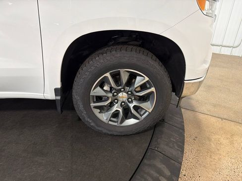Certified 2023 Chevrolet Silverado 1500 LTZ w/ Technology Package AWD/4WD image 37