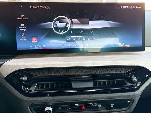 Used 2025 BMW 330i Sedan image 35