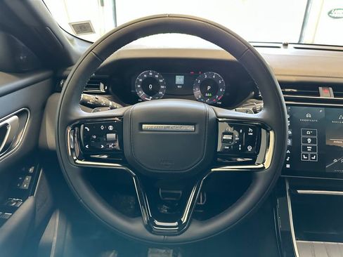 New 2026 Land Rover Range Rover Velar Dynamic SE image 17