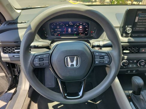 Used 2023 Honda Accord EX image 31