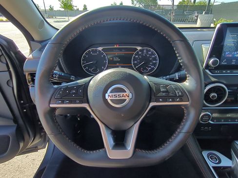Used 2022 Nissan Sentra SR w/ Electronics Package image 17