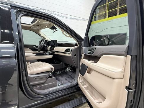 Used 2024 Lincoln Navigator L Reserve AWD/4WD image 49