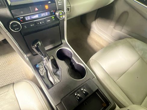 Used 2015 Toyota Camry XLE FWD image 25