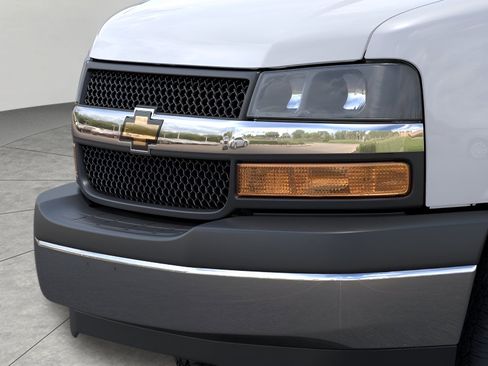 New 2025 Chevrolet Express 3500 w/ Power Convenience Package RWD image 21