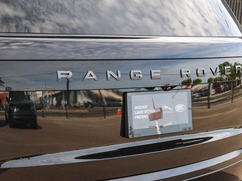 New 2026 Land Rover Range Rover SE image 12